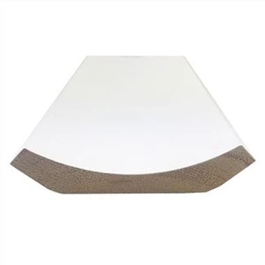 বেশিরভাগ বাড়ির উন্নতির জন্য সিলিং সজ্জা হিসাবে কাঠের মুকুট ছাঁচনির্মাণ