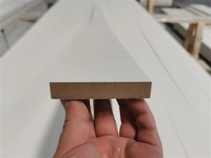 সাদা প্রাইমড MDF ট্রিম স্কার্টিং